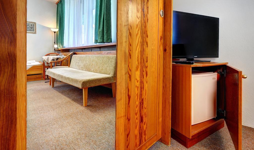 Вилла Bungalovy Fis Economy Штрбске-Плесо Экстерьер фото
