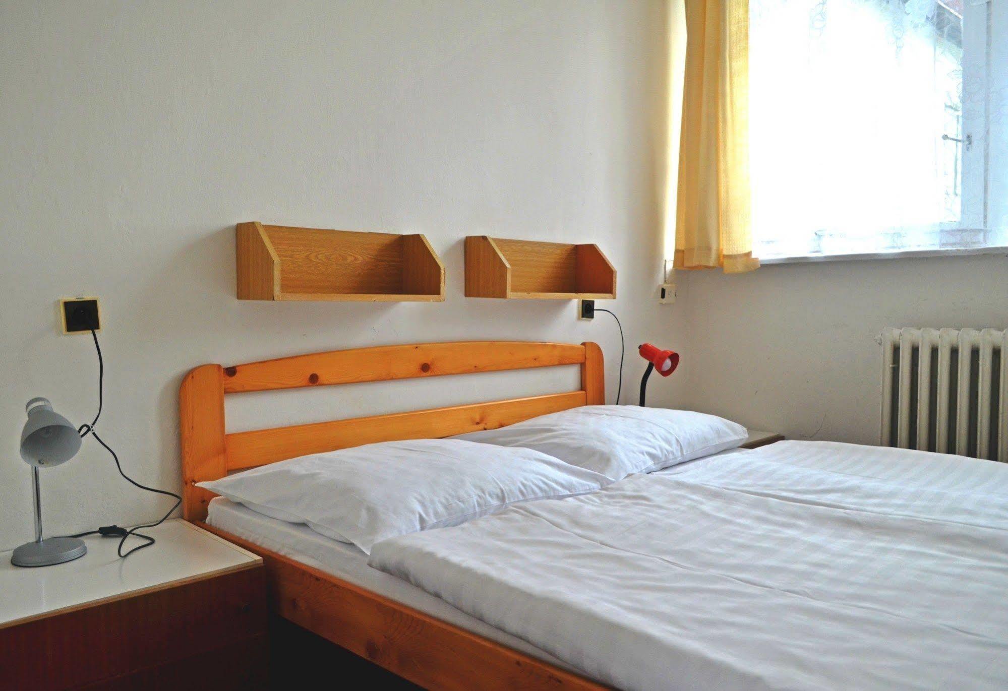 Вилла Bungalovy Fis Economy Штрбске-Плесо Экстерьер фото