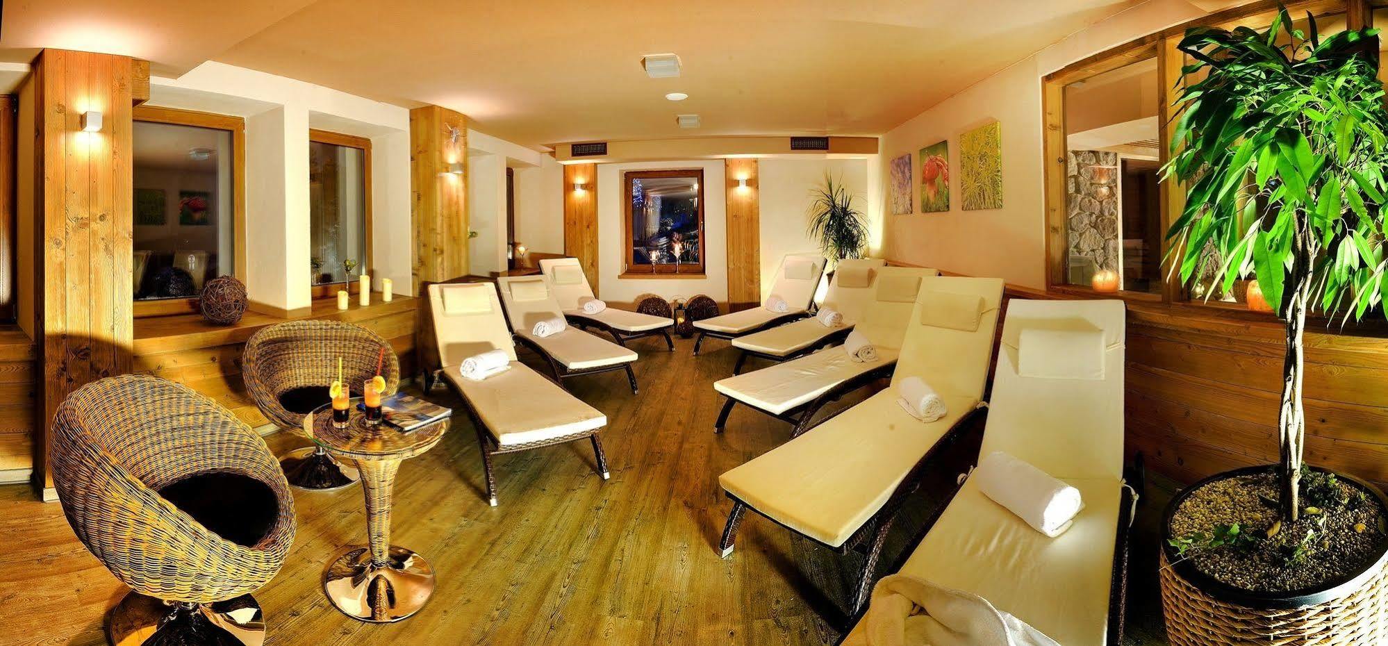 Вилла Bungalovy Fis Economy Штрбске-Плесо Экстерьер фото